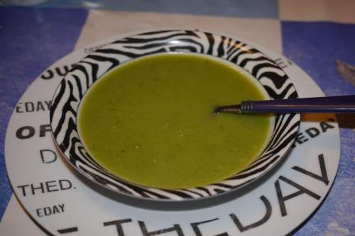 Velouté de brocolis au kiri - votre dieteticienne - valerie coureau Velouté de brocolis au kiri - votre dieteticienne - valerie coureau